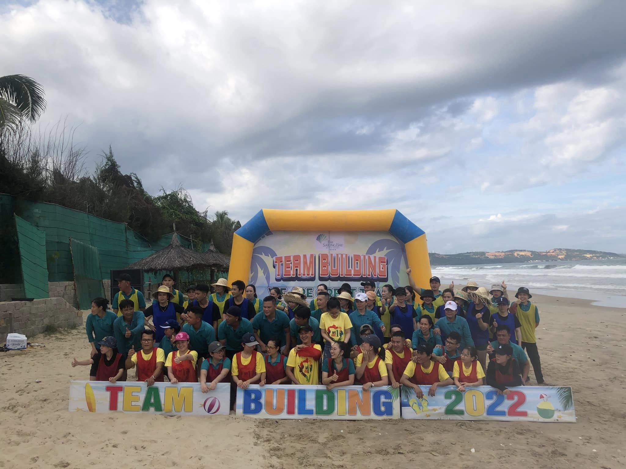 Các hoạt động team building giúp gắn kết các thành viên